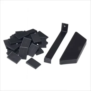 Accessoires pour plancher QuickStyle incluant adhésif, sous-couche QuietWalk et moulures assorties