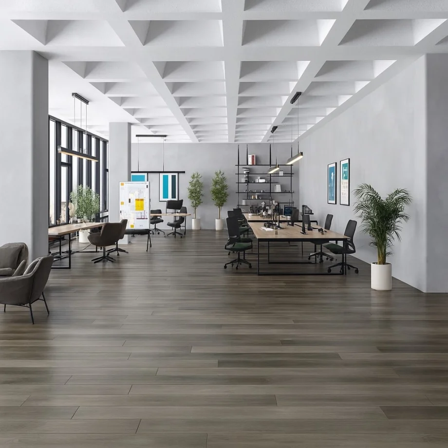 Vue d’un plancher vinyle clic SPC effet bois installé dans un salon moderne